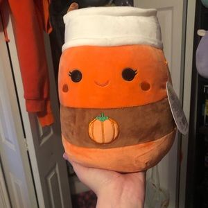 Paislynn the pumpkin spice Squishmallow